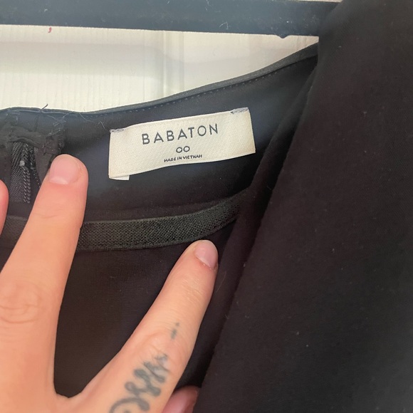 Aritzia Babaton black over the shoulder dress size 00 - Picture 2 of 2